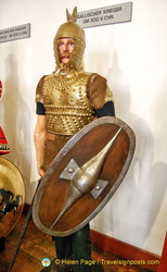 Marksburg Rüstkammer - Gallic warrior from around 300 BC